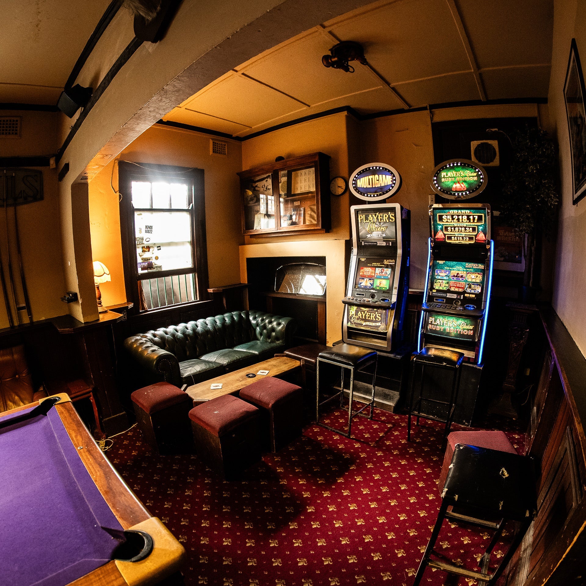 202401_UnderTheBar_THECRIX-33