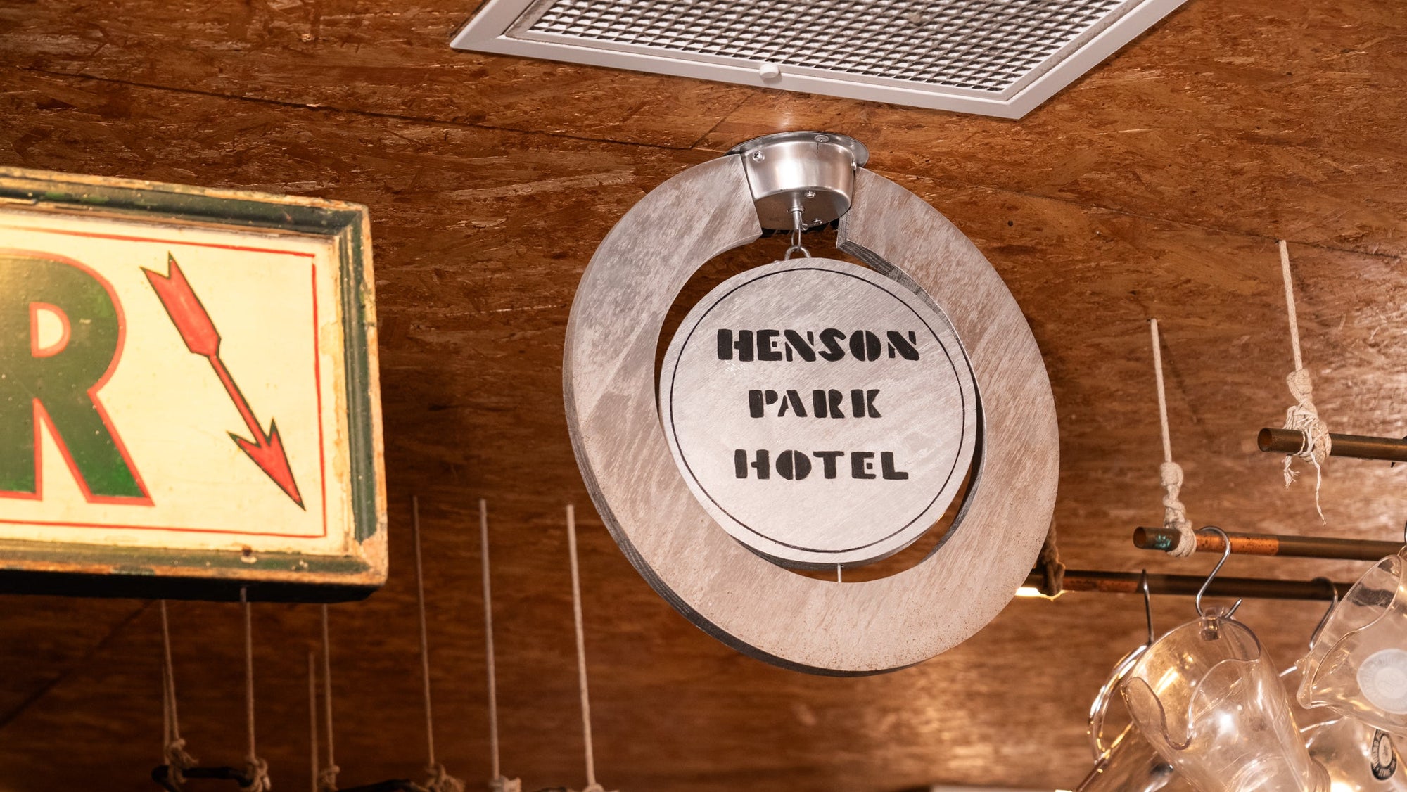 202404_UnderTheBar_HensonHotel-38